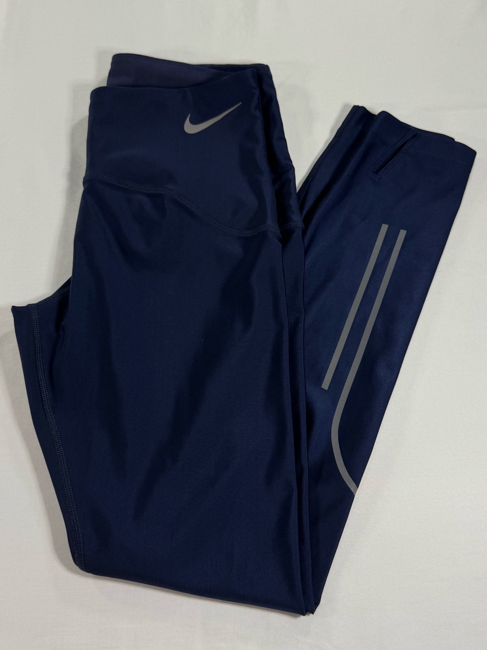 NWOT Nike Running 7/8 Length Women’s S Navy Leggings w/ Reflective Piping